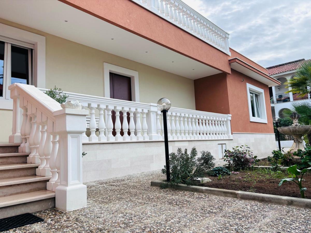 Villa Raffaele Trani Buitenkant foto